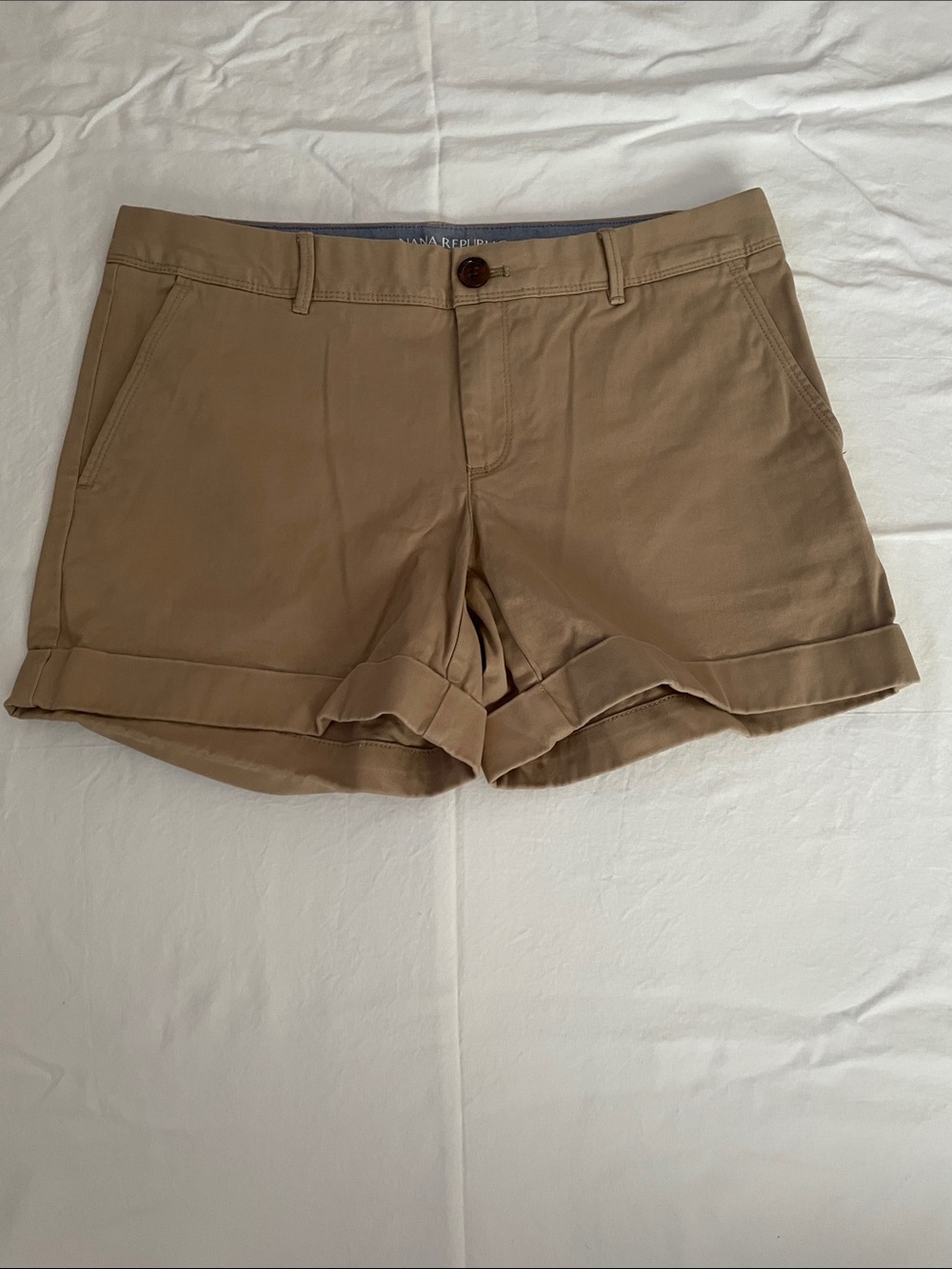 Banana Republic Tan Roll-Hem Shorts Women’s
